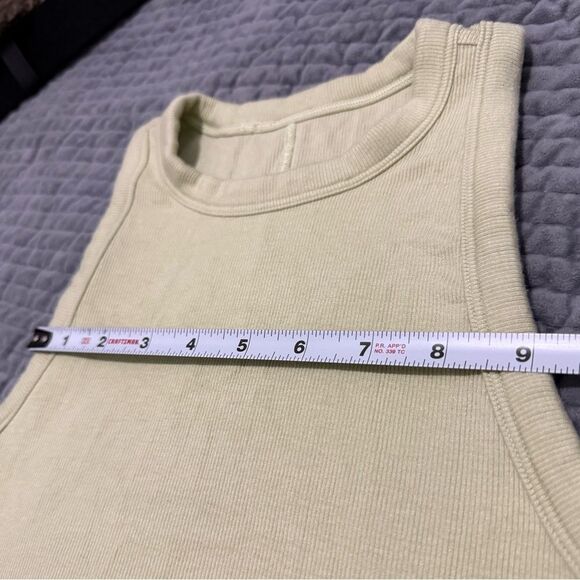 Lululemon Pistachio Green Ribbed Sleeveless Tank Top Stretchy Size M - Picture 3 of 17